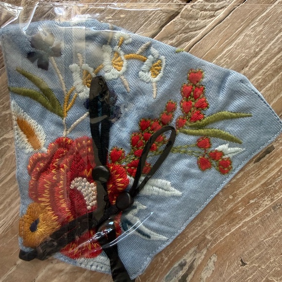 Johnny Was Mask - Picture 2 of 2